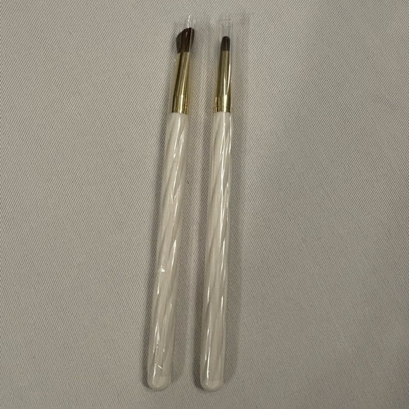 Paese Luxus Trio Eyeshadow Palette with Tarte Magic Wands Brush Set - Picture 5 of 6